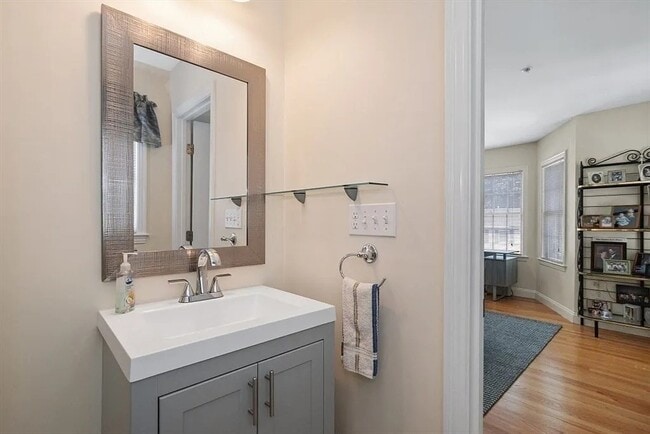 Photo - 32 Common St Unit 3-4