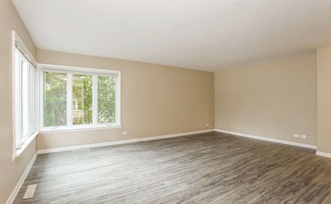 Photo - 1464 Deerfield Rd