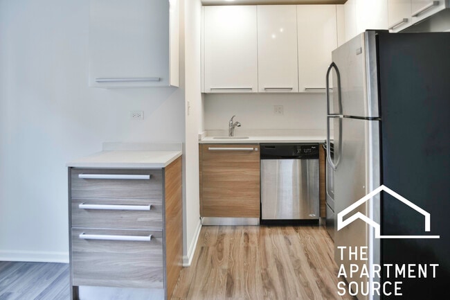 Photo - 925 W Carmen Ave Unit 6E