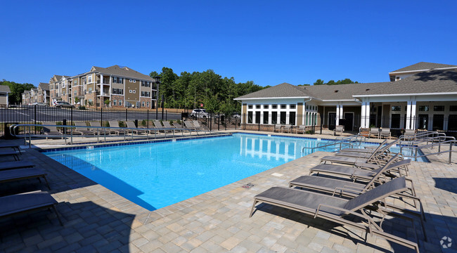 Stonegate at the Crossroads Apartments - Stonegate at the Crossroads Apartments