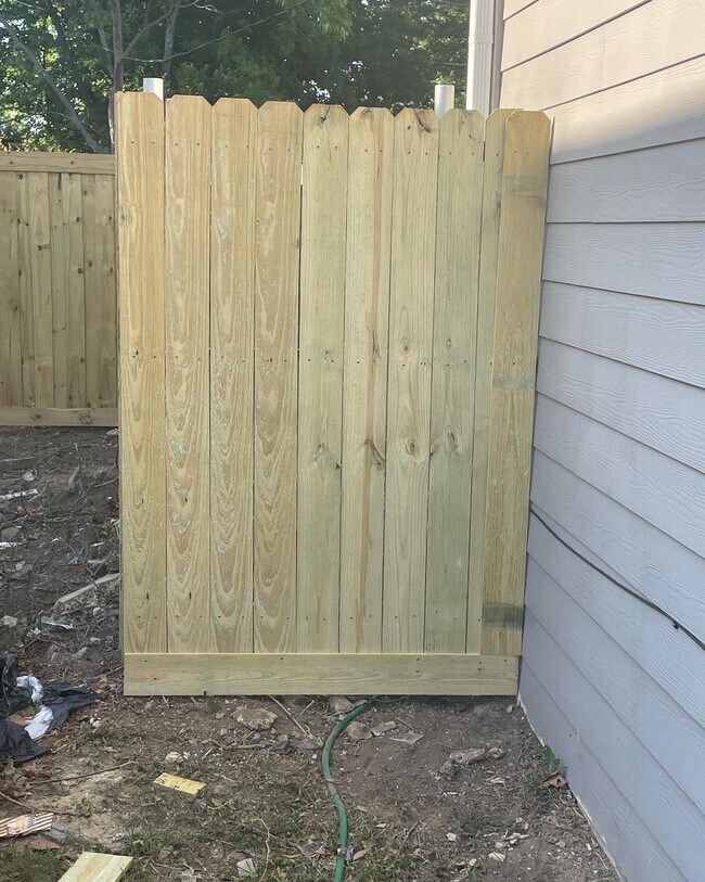 Photo - 1031 Elmwood Ave Casa