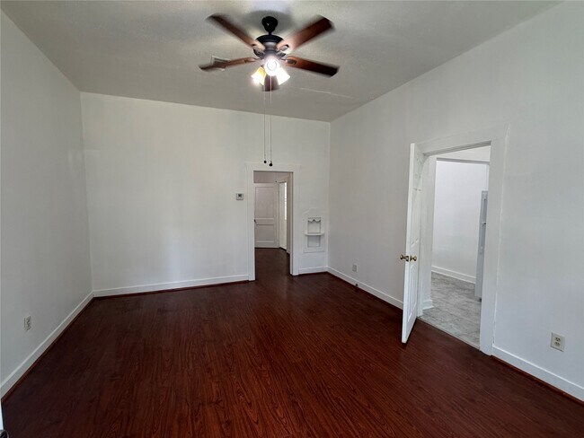 Photo - 712 Harrington St