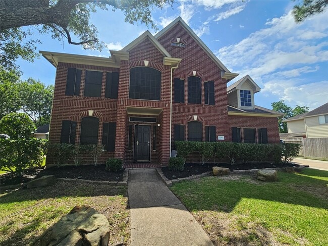 Building Photo - 3709 Pinehurst Dr