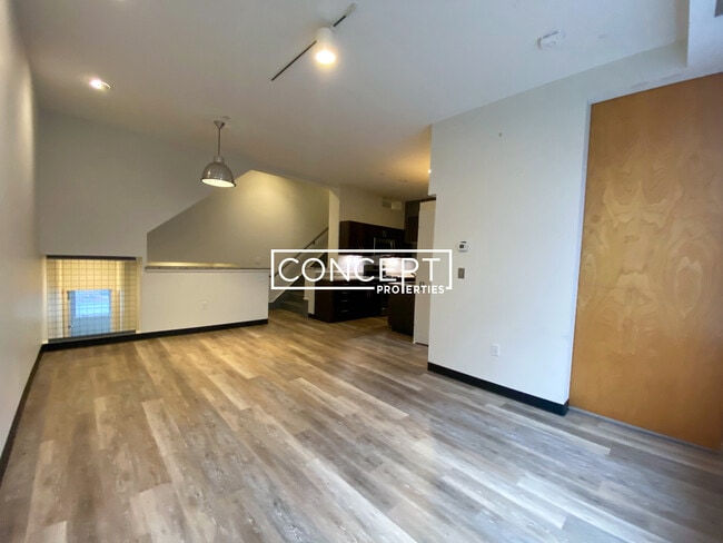 Photo - 160 E Berkeley St Unit 316