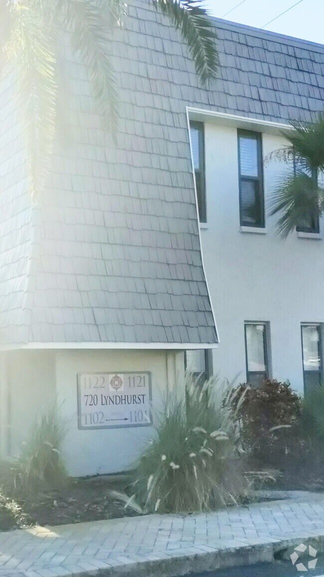 Building Photo - 720 Lyndhurst St Rental