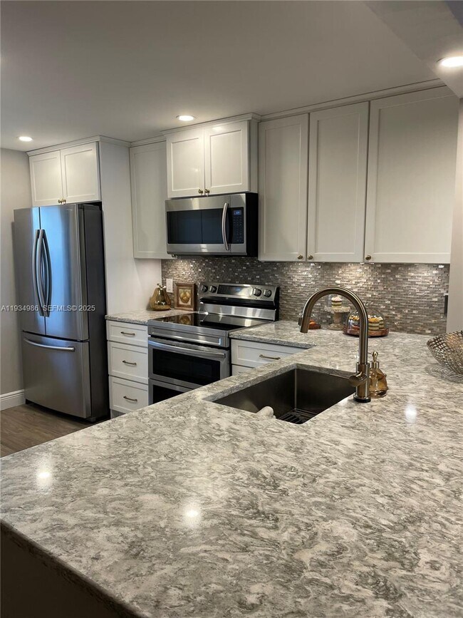 Photo - 7370 S Ocean Dr Unidad 715