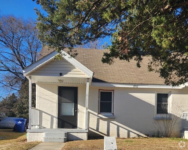 Building Photo - 1902 Myrtle St Rental