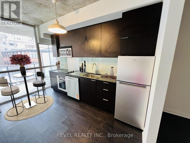 Photo - 478 King St W Unité 404