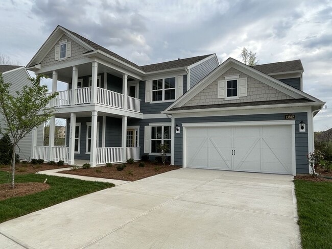 Building Photo - Large, Newer 4 Bedroom + Office and Loft i...