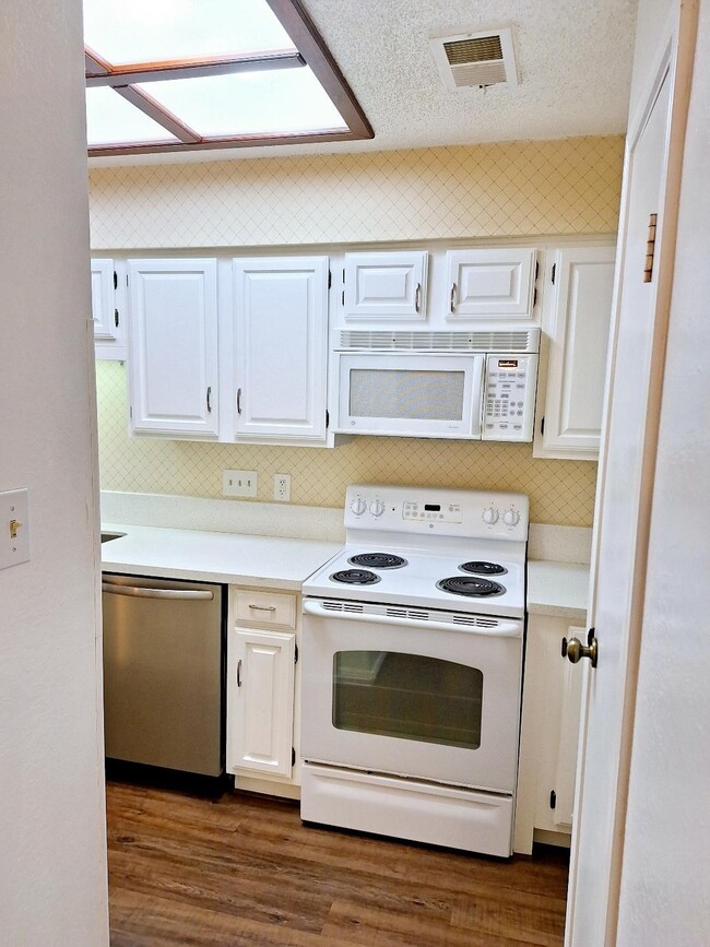 Photo - 921 Marine Dr Unit 209