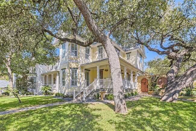 Photo - 2390 W 8th St