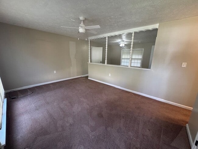 Photo - 205 Chesterfield Pl