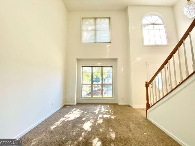 Photo - 640 Suwanee Lakes Cir NW