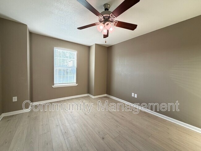 2150 N Sherwood Forest Dr Unidad 10B