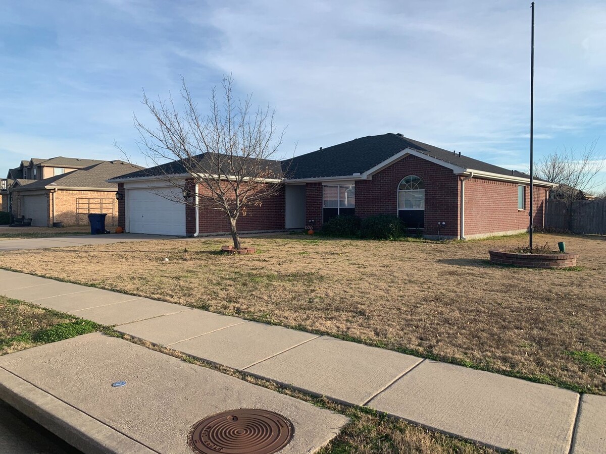 3 Bedroom/2 bath home in Krum - 3 Bedroom/2 bath home in Krum