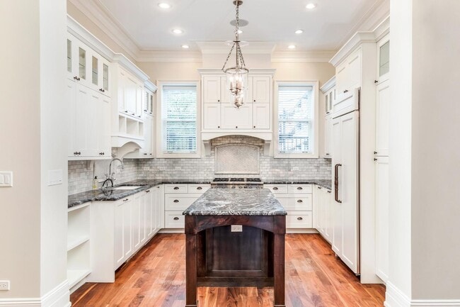Photo - 118 W Chestnut St