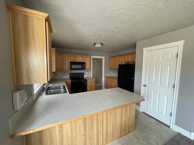 Photo - 1127 Elgin Ct