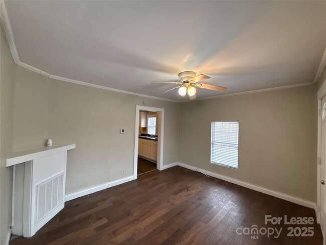 Photo - 1211 W Bank St