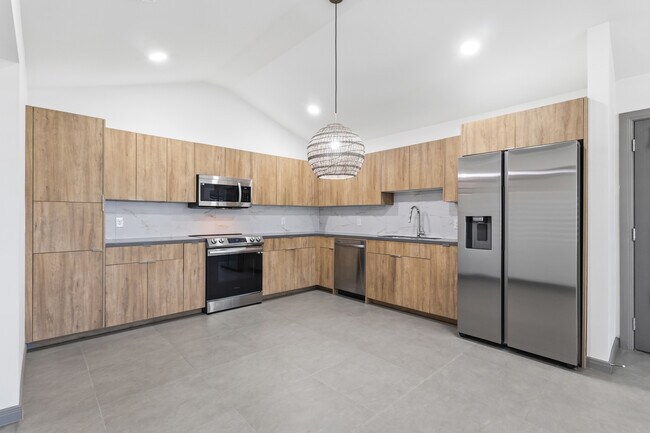 Photo - 1400 Hibiscus Ave Unit A