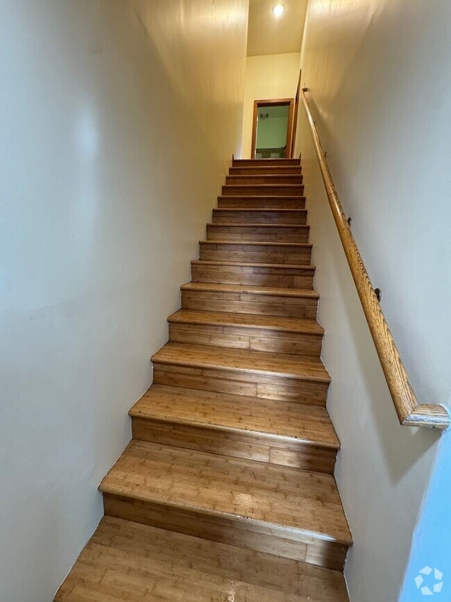 Building Photo - 1205 Aloha Way Unit B Rental