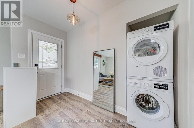 Photo - 2 Vankirk Rd