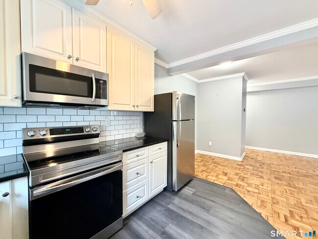 Photo - 900 Hope St Unit 3A