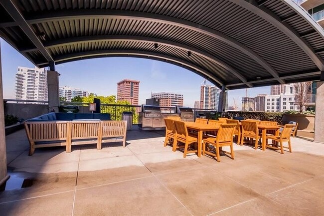 Photo - 943 Peachtree St NE Unidad 816