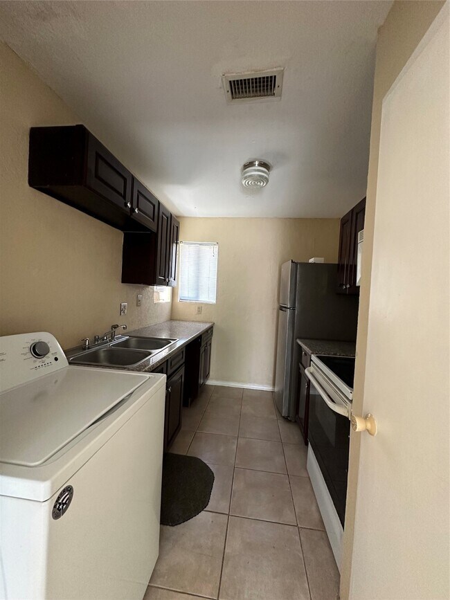 Photo - 8405 Wilcrest Dr Unit 2010