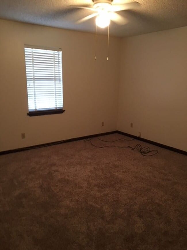 Photo - 2 Bedroom/1 Bath Remerton Duplex Unit B