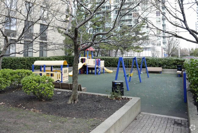 Photo - Waterside Square North