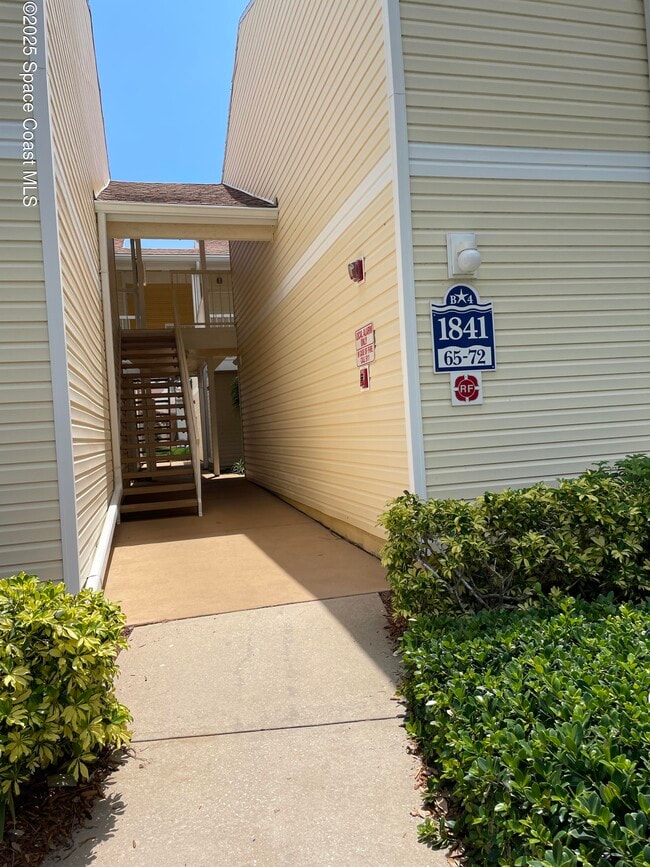 Building Photo - 1841 Island Club Dr Unit 4-67