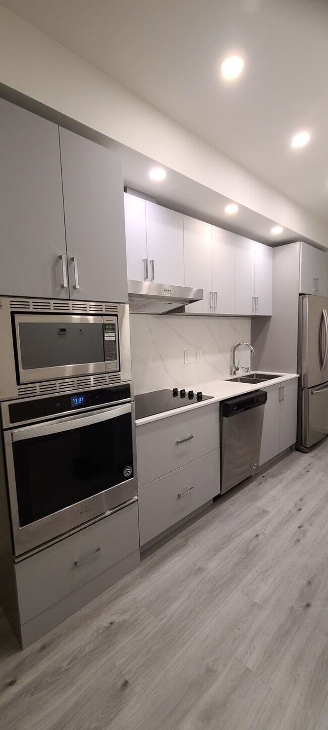 Photo - 880 Saucier Av Unit 3rd floor