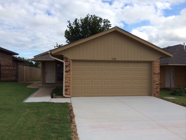 2-Bed 1.5 Bath 2-Car West Moore Home avail... - 2-Bed 1.5 Bath 2-Car West Moore Home avail...