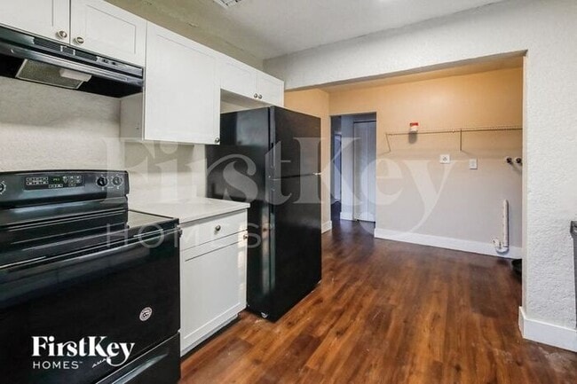 Photo - 2121 NW 28th Terrace