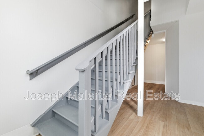 Photo - 848 Bank St Unit 2nd Floor