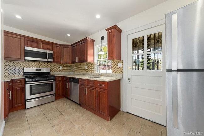 Photo - 353 W Jamaica Ave