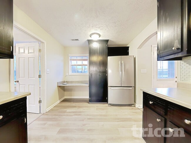 Photo - 1612 Broad Cir