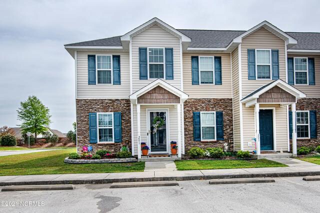 Photo - 203 Glen Cannon Drive