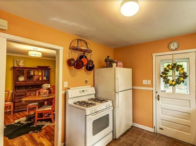 Photo - 3500 Rosewood Ave