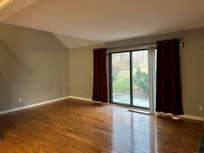 Photo - 574 Heritage Village Unidad B