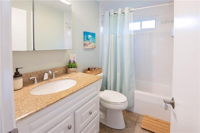 Photo - 391 Aquidneck Ave