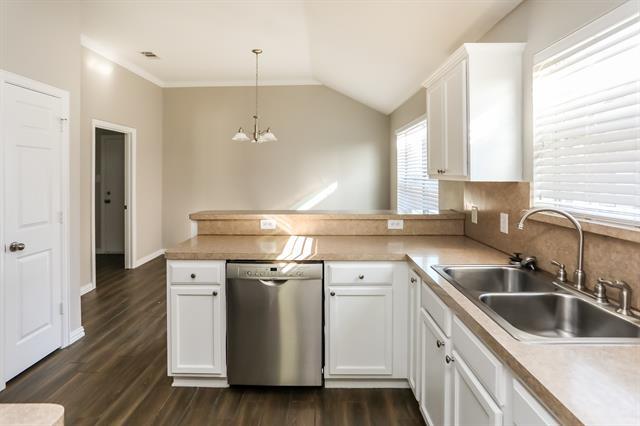 Photo - 3305 Overstreet Ln