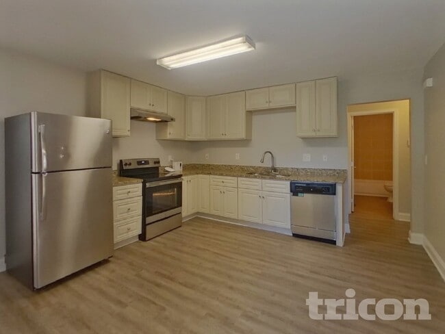 Photo - 715 West Blvd