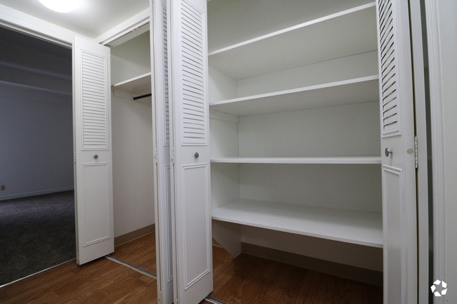 1 bedroom 1 bath linen & coat closet