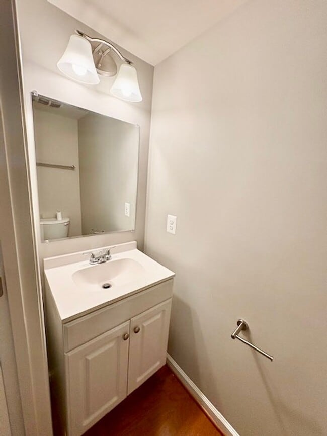 Photo - 3542 Spring Street S