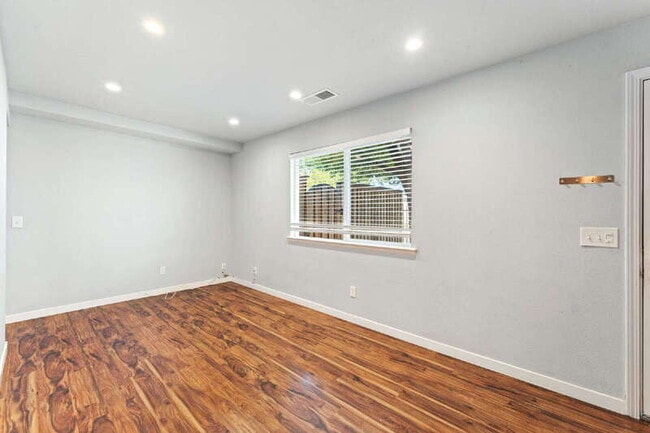 Photo - 4605 36th St Unit Downstairs