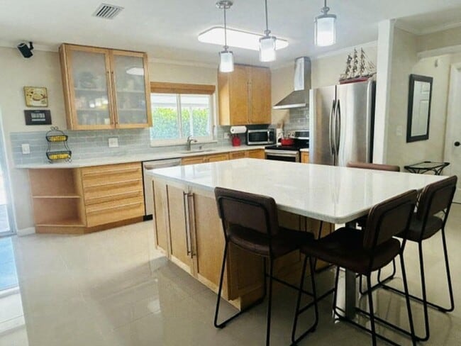 Building Photo - 5430 Guildcrest St