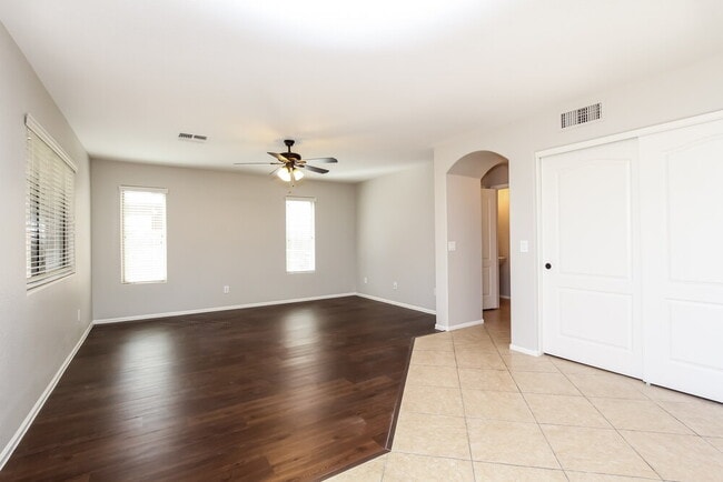 Photo - 2501 W Oberlin Way