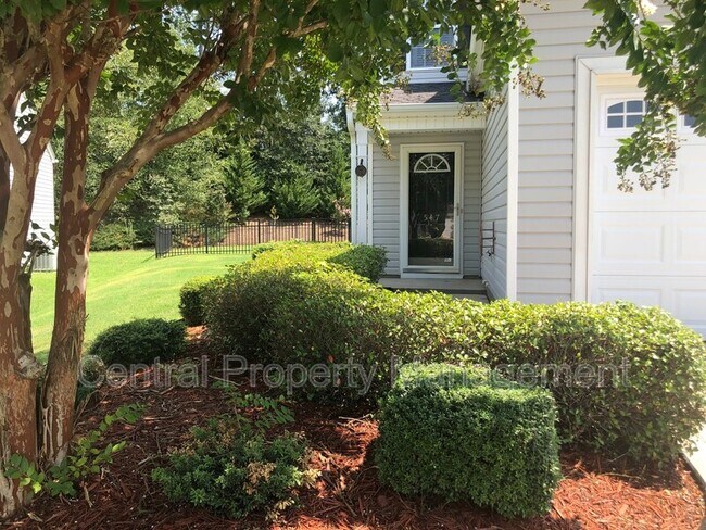 Photo - 547 Clairidge Dr