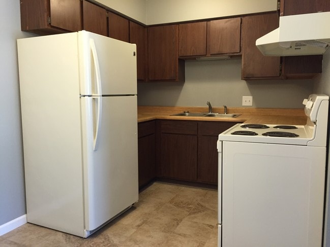 Photo - Cobblestone Circle Apartments